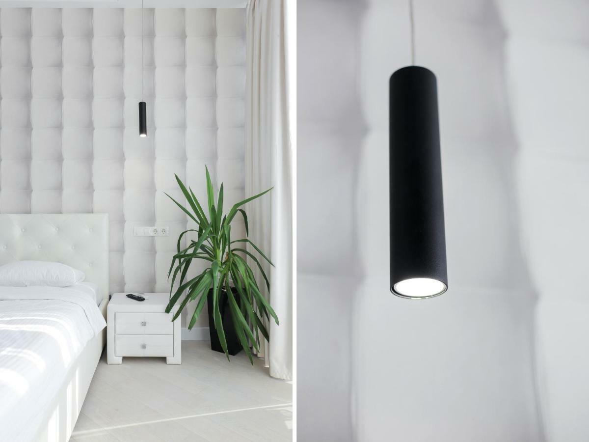 Black&White Apartment In Smart Plaza Kiev Bagian luar foto